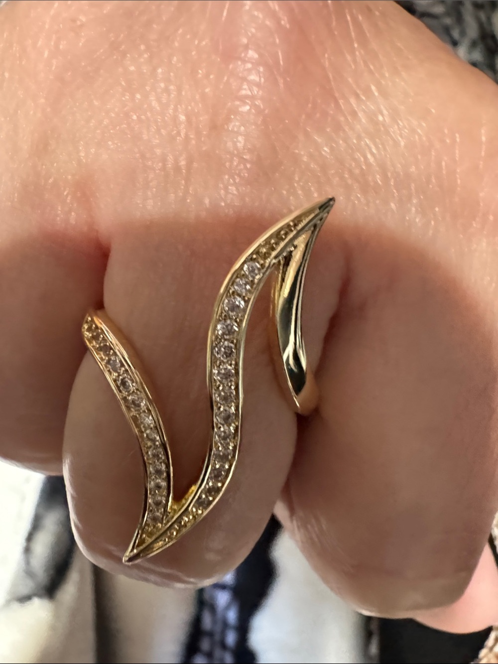 Source Unknown Gold Swirl Ring with Clear Stones